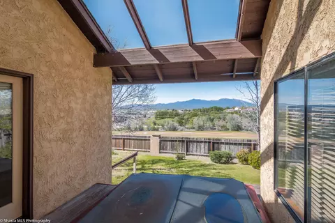 920 Springer Dr, Redding, CA 96003 photo 3