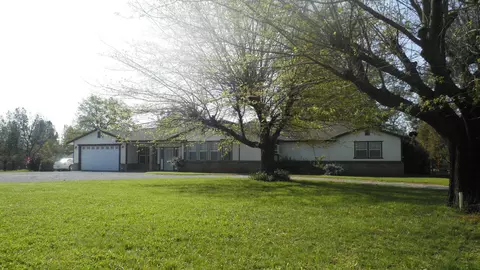 20277 Portero Dr, Redding, CA 96003 photo 1