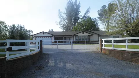 20277 Portero Dr, Redding, CA 96003 photo 2