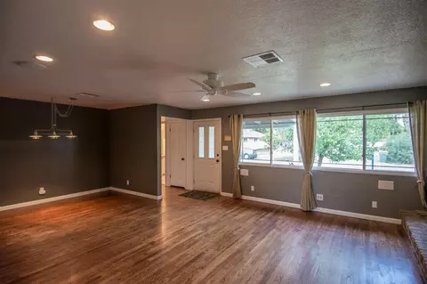6952 River Dr, Redding, CA 96001 photo 4