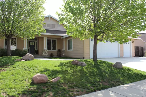 4629 Nantucket Dr, Redding, CA 96001 photo 4