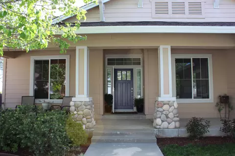 4629 Nantucket Dr, Redding, CA 96001 photo 1