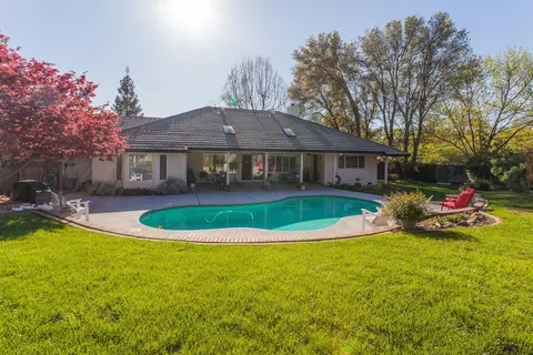 3360 Toro Way, Redding, CA 96002 photo 2