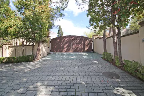 3790 Sunday Ct, Redding, CA 96001 photo 2