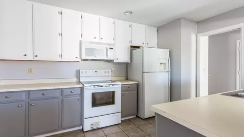 735 Coffeeberry Ln, Redding, CA 96003 photo 3