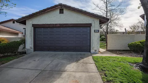 735 Coffeeberry Ln, Redding, CA 96003 photo 1