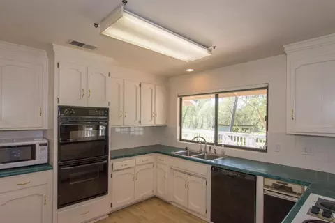 15901 Tadpole Creek Ln, Redding, CA 96001 photo 11