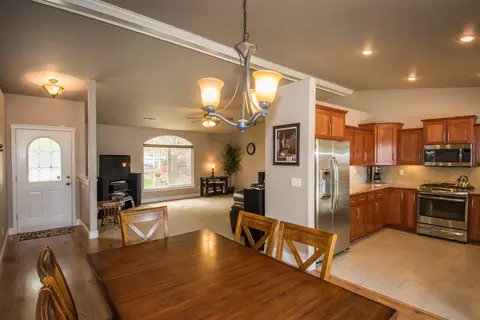 3244 Seedling Dr, Redding, CA 96001 photo 6