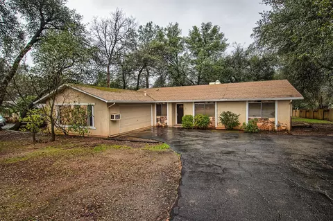 4312 Paulson Ln, Redding, CA 96002 photo 1