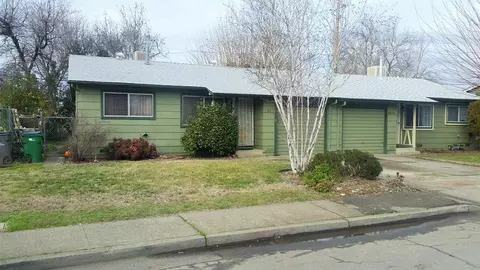 3208 Daisy St, Anderson, CA 96007 photo 2