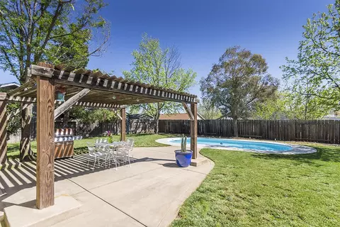 2113 Hacienda St, Redding, CA 96003 photo 5