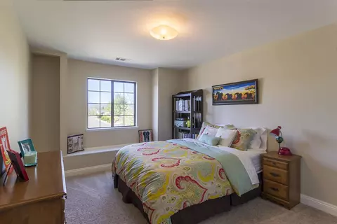 2113 Hacienda St, Redding, CA 96003 photo 10