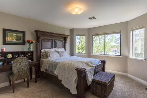 2113 Hacienda St, Redding, CA 96003 photo 22