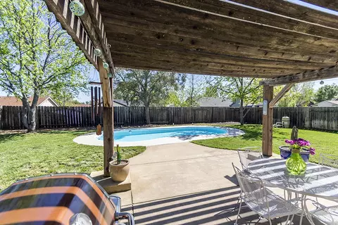 2113 Hacienda St, Redding, CA 96003 photo 4