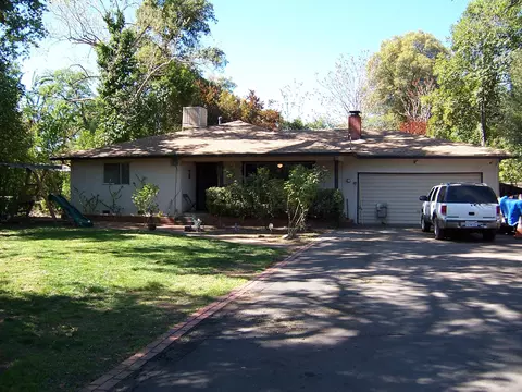 5878 Live Oak Ln, Redding, CA 96001 photo 1