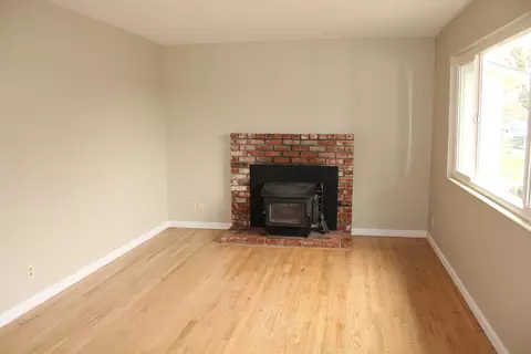 2296 Saturn, Redding, CA 96002 photo 5