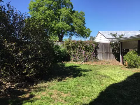 1430 Pleasant St, Redding, CA 96001 photo 22