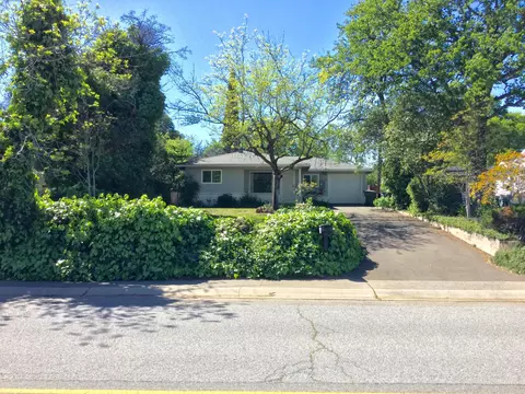1430 Pleasant St, Redding, CA 96001 photo 2