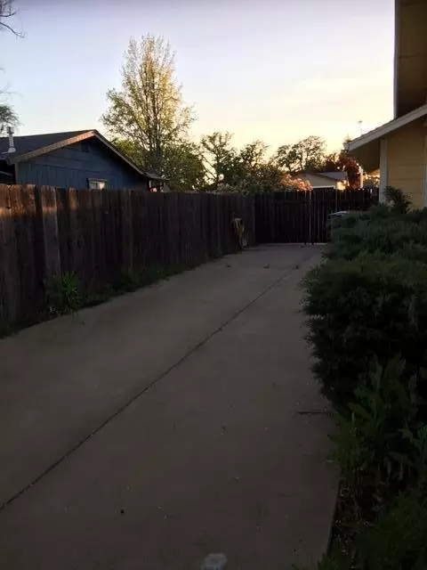 115 Danbury Dr, Redding, CA 96003 photo 9