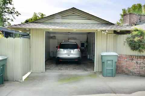 1115 Redbud Dr, Redding, CA 96001 photo 4