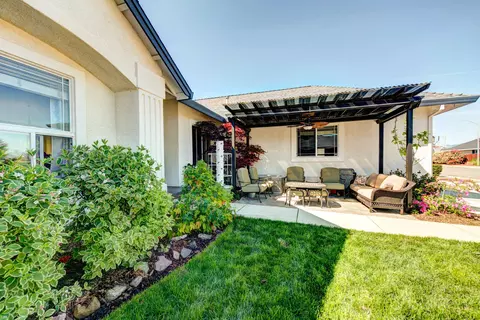 1001 Rollingview Dr, Redding, CA 96003 photo 5