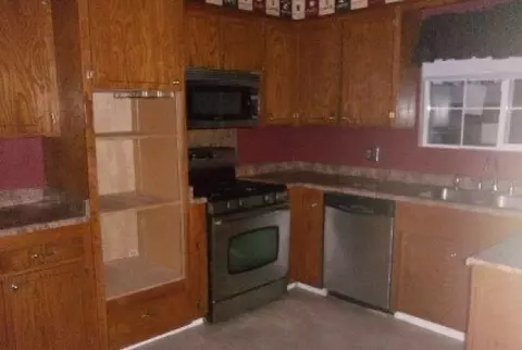 3560 Riverview Dr, Redding, CA 96001 photo 2