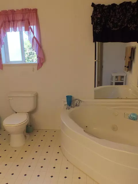 21558 Kathy Ln, Redding, CA 96003 photo 10