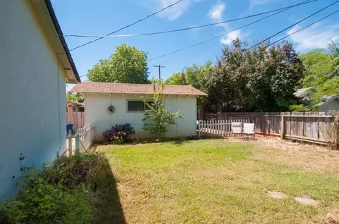 3560 Mercury Dr, Redding, CA 96002 photo 3