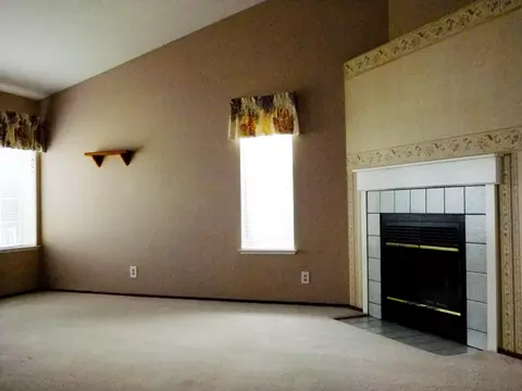 691 Alamine Dr, Redding, CA 96003 photo 4