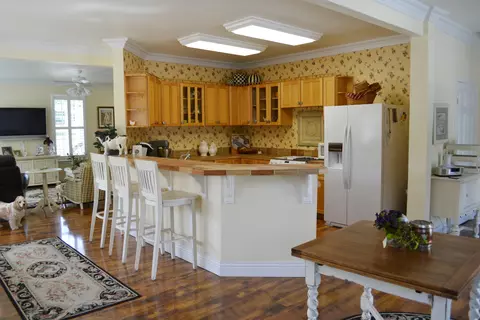 11305 Old Oregon Trl, Redding, CA 96003 photo 9