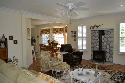 11305 Old Oregon Trl, Redding, CA 96003 photo 5