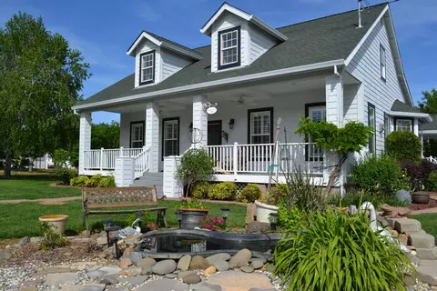 11305 Old Oregon Trl, Redding, CA 96003 photo 2