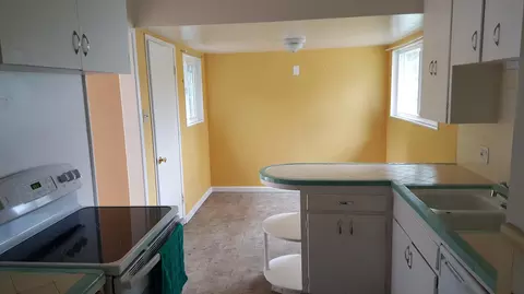 895 South St, Redding, CA 96001 photo 5