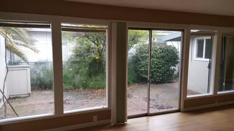 895 South St, Redding, CA 96001 photo 3