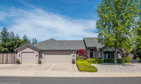 3904 Rainier Dr, Redding, CA 96001 photo 1