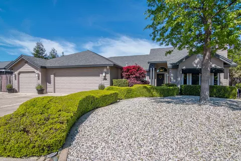 3904 Rainier Dr, Redding, CA 96001 photo 2