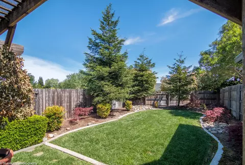 3904 Rainier Dr, Redding, CA 96001 photo 24