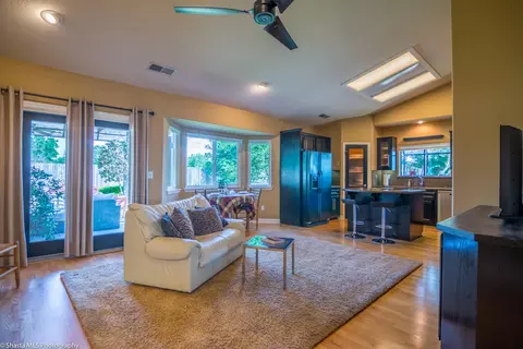 3904 Rainier Dr, Redding, CA 96001 photo 8