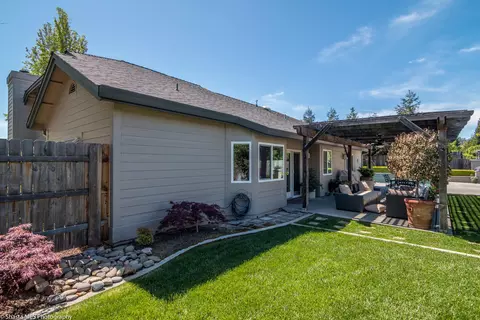 3904 Rainier Dr, Redding, CA 96001 photo 23