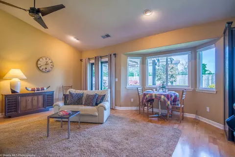 3904 Rainier Dr, Redding, CA 96001 photo 9