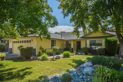 1645 Canter Ct, Redding, CA 96002 photo 1