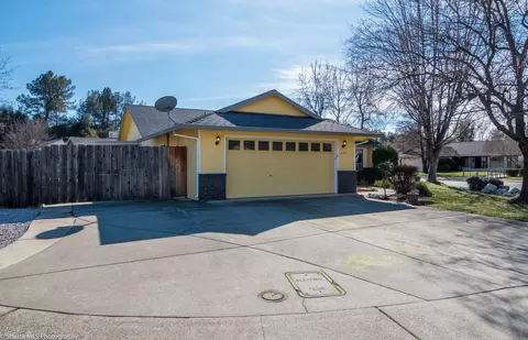 1645 Canter Ct, Redding, CA 96002 photo 2