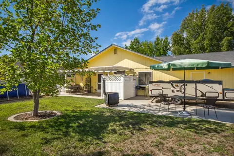 1645 Canter Ct, Redding, CA 96002 photo 18