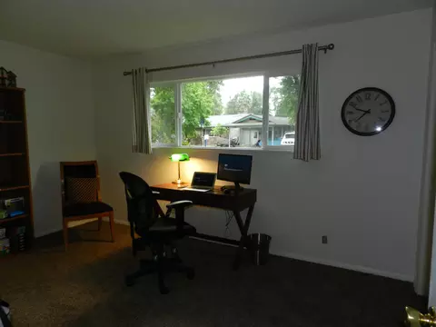 578 Julie Way, Redding, CA 96002 photo 14