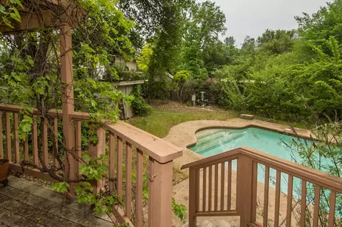 1397 Edgewood Dr, Redding, CA 96003 photo 3
