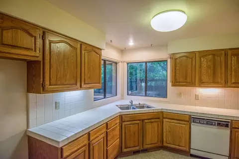 1397 Edgewood Dr, Redding, CA 96003 photo 10