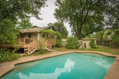 1397 Edgewood Dr, Redding, CA 96003 photo 2