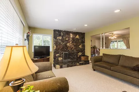 3256 Forest Hills Dr, Redding, CA 96002 photo 3