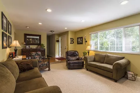 3256 Forest Hills Dr, Redding, CA 96002 photo 4