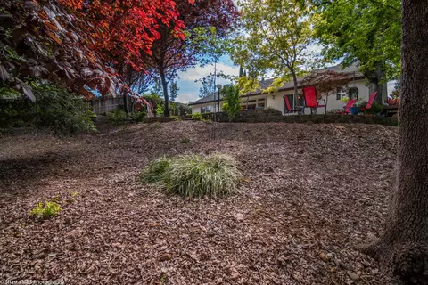820 Paramount Way, Redding, CA 96003 photo 29